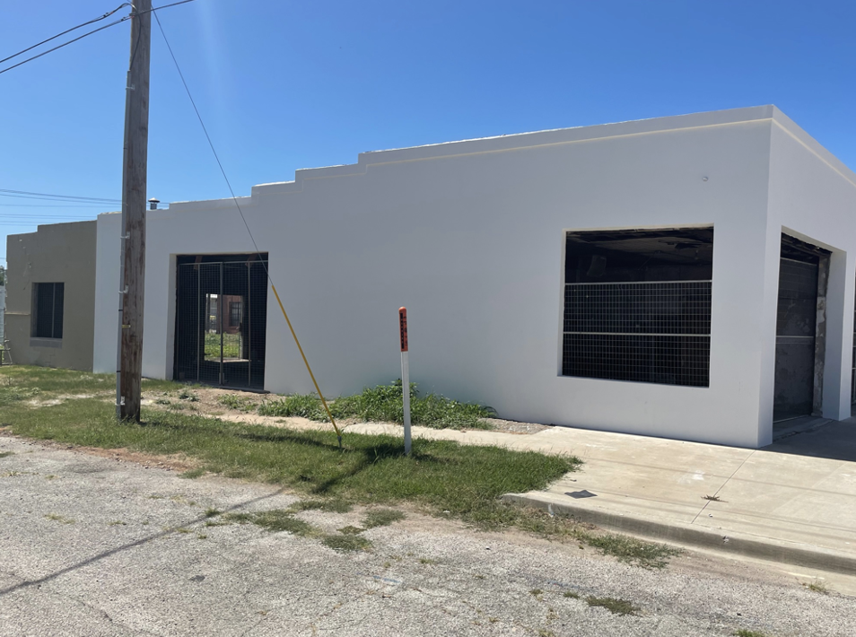101 W. Chickasha Ave.